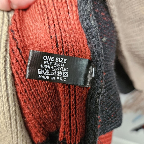 NWT Short poncho fringed sweater one size fit - Picture 5 of 5